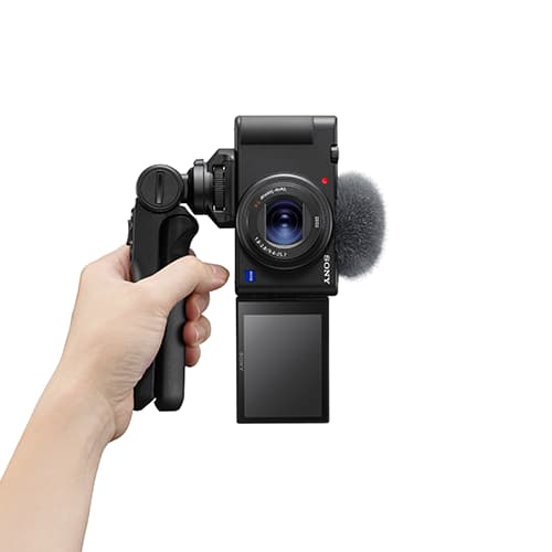 كاميرا سوني ZV-1 لتدوين الفيديو | مدمجة مع عدسة مماثلة لـ ZEISS 24-70مم - f / 1.8-2.8 + مقبض لاسلكي بتقنية البلوتوث - Modern Electronics