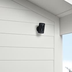https://m2.me-retail.com/pub/media/catalog/product/l/i/lifestyle_cam_stick-up-battery_black_siding_ms_no_cord_3.jpg thumb