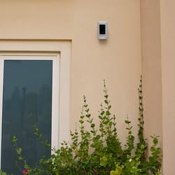 https://m2.me-retail.com/pub/media/catalog/product/s/c/scp01712_ring_suc_lifestyle_arabic_villa_outdoor_window_side_day_sm.jpg thumb